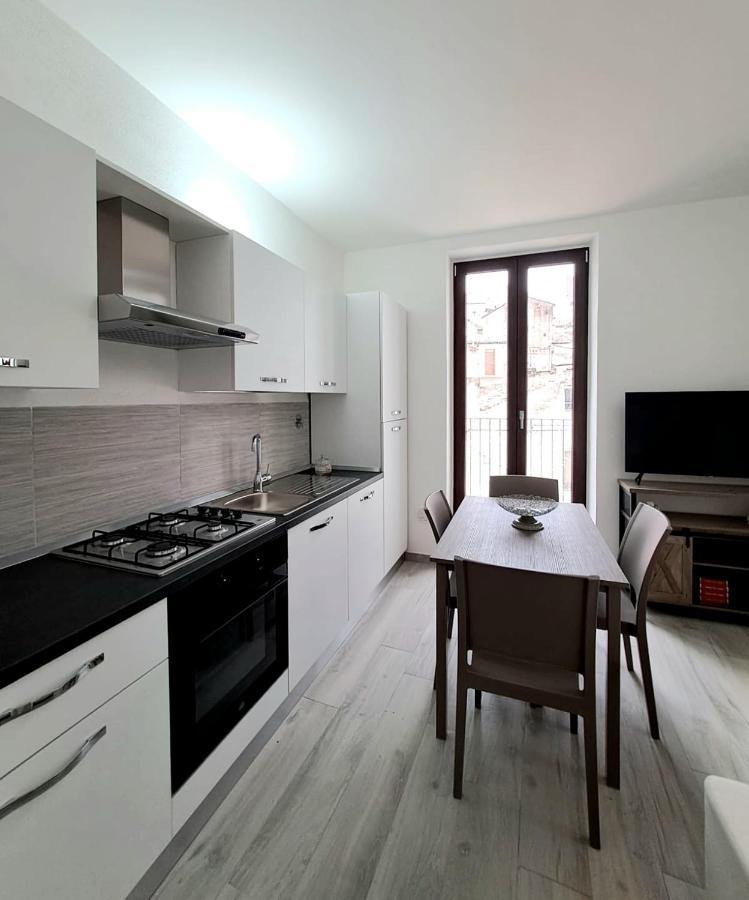 Casa Junno Lägenhet Monte SantʼAngelo Exteriör bild