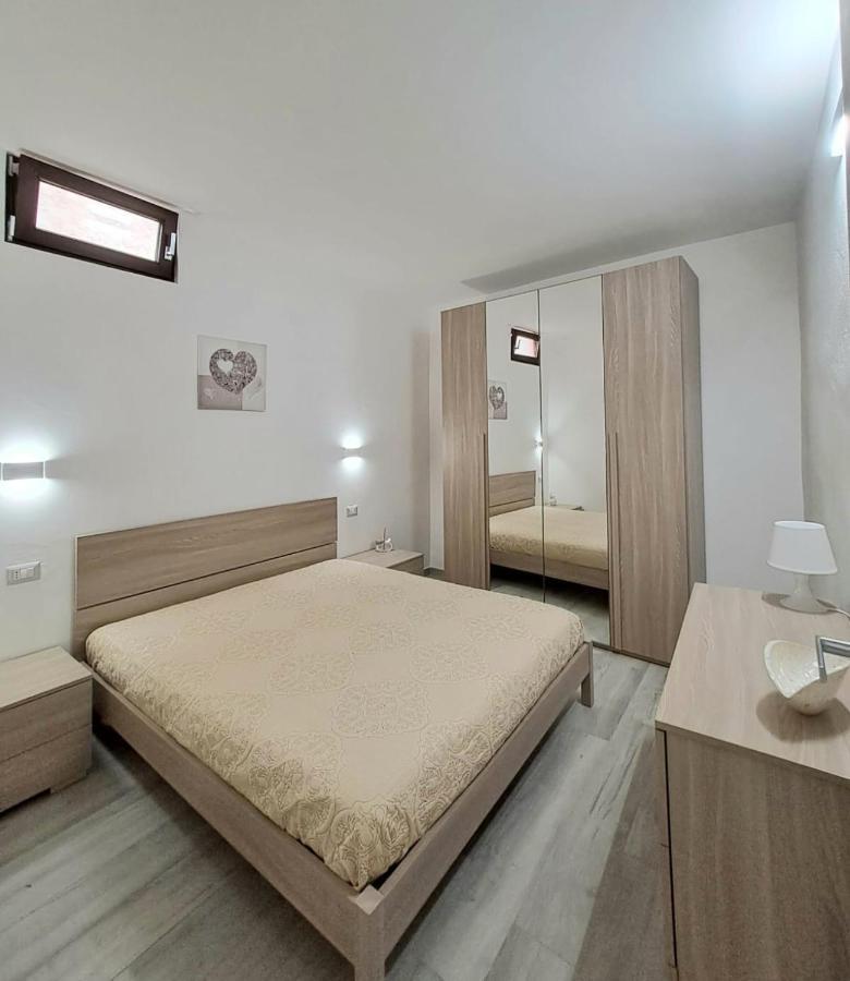 Casa Junno Lägenhet Monte SantʼAngelo Exteriör bild