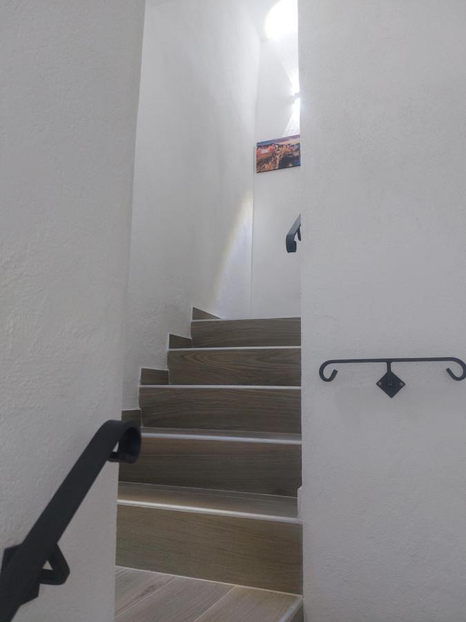 Casa Junno Lägenhet Monte SantʼAngelo Exteriör bild