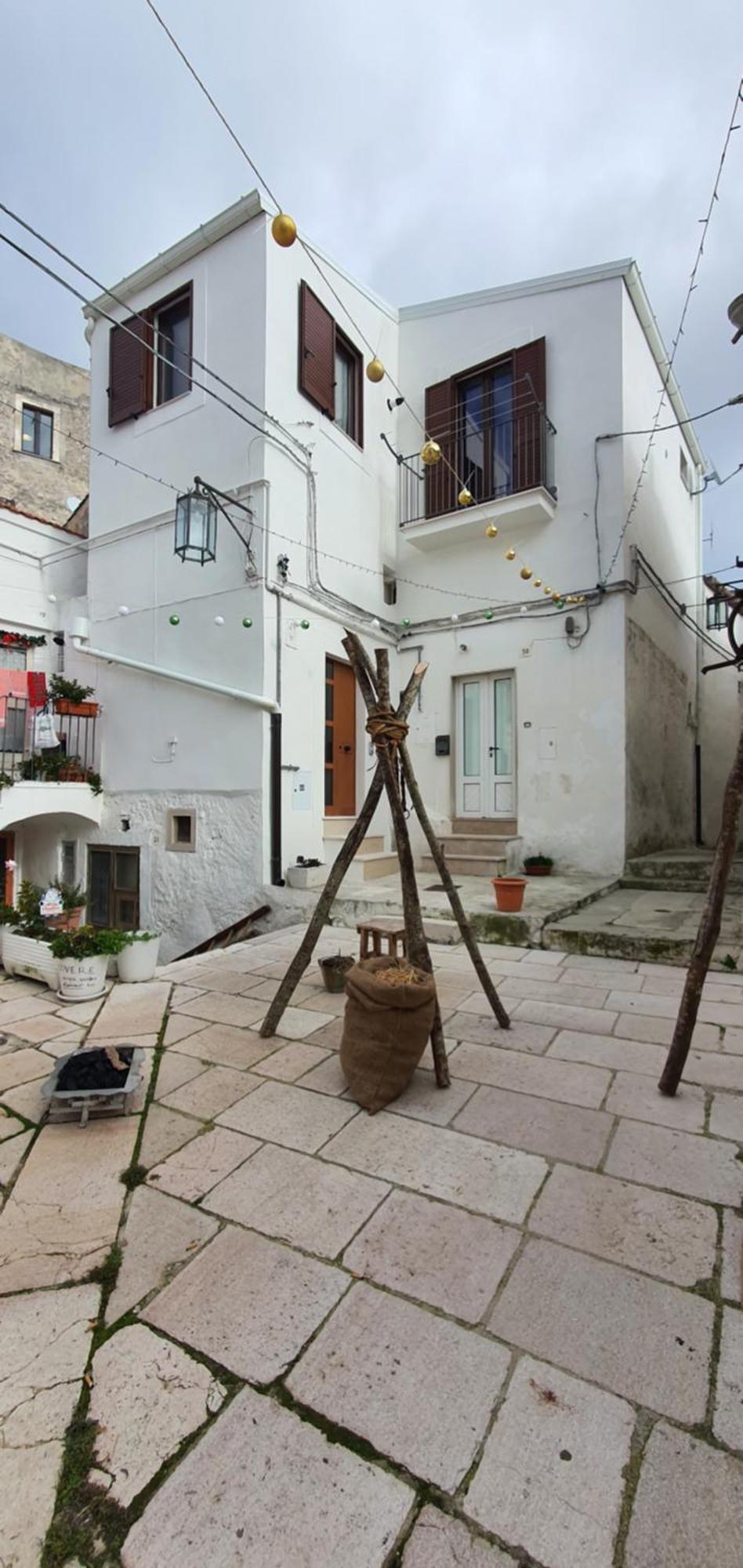 Casa Junno Lägenhet Monte SantʼAngelo Exteriör bild